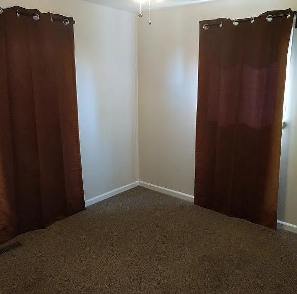 1075 Redleaf Ln — Photo 6