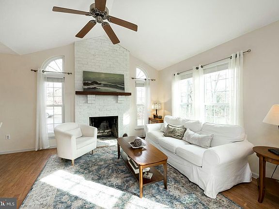 4th image of 28 Aspen Way