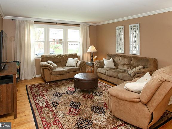 2nd image of 2412 Marilyn Dr