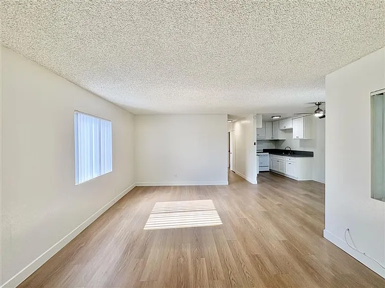 Baylor Apartments - 7531 — Photo 12