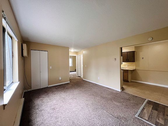 3rd image of 1560 Brookpark Dr APT 3