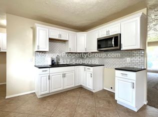 523 Lambert Ln, Englewood, OH