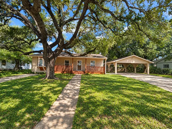 530 SW 8th St, Premont, TX 78375