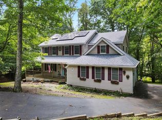 359 Eastshore Dr, East Stroudsburg, PA 18301