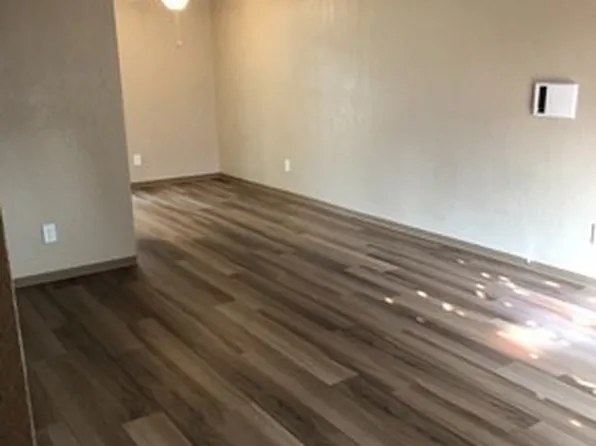 Evergreen Village, 2019 NE McDonald Ln APT 14, McMinnville, OR 97128