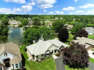 3364 Ledgewood Ct W, Commerce Township, MI