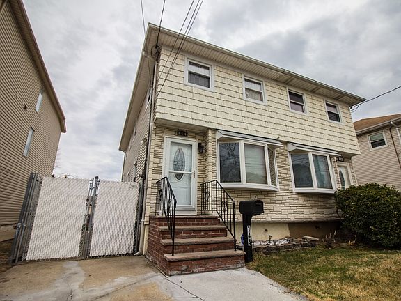 3rd image of 144 Hett Ave