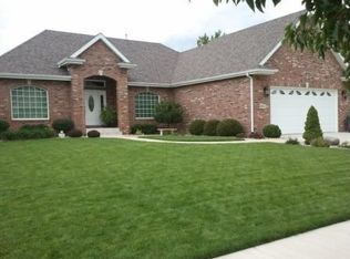 2832 Whisper Ct, Schererville, IN 46375