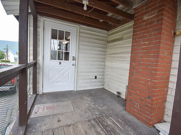 3rd image of 194 Main St #D