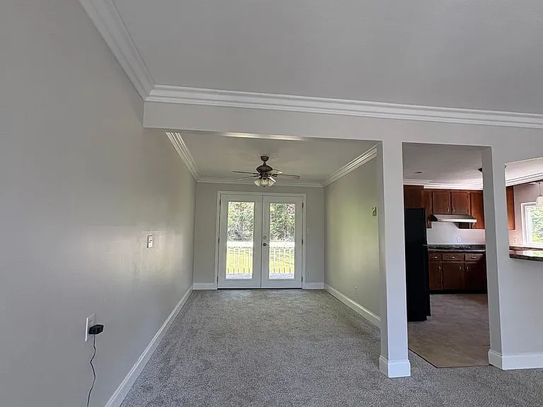 4839 Hillsdale Cir — Photo 4