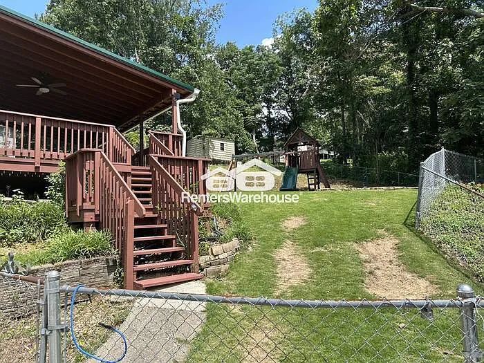 2501 Crestwood Cir — Photo 3