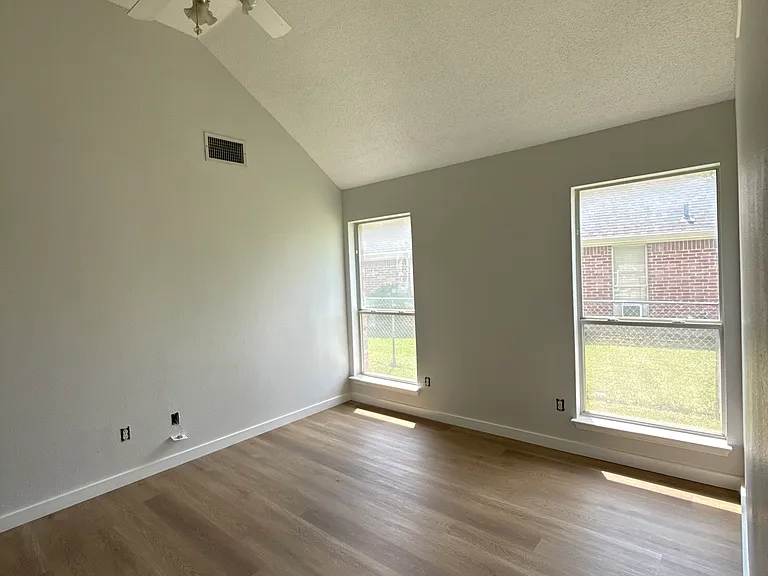 6405 Rosebud Dr — Photo 15