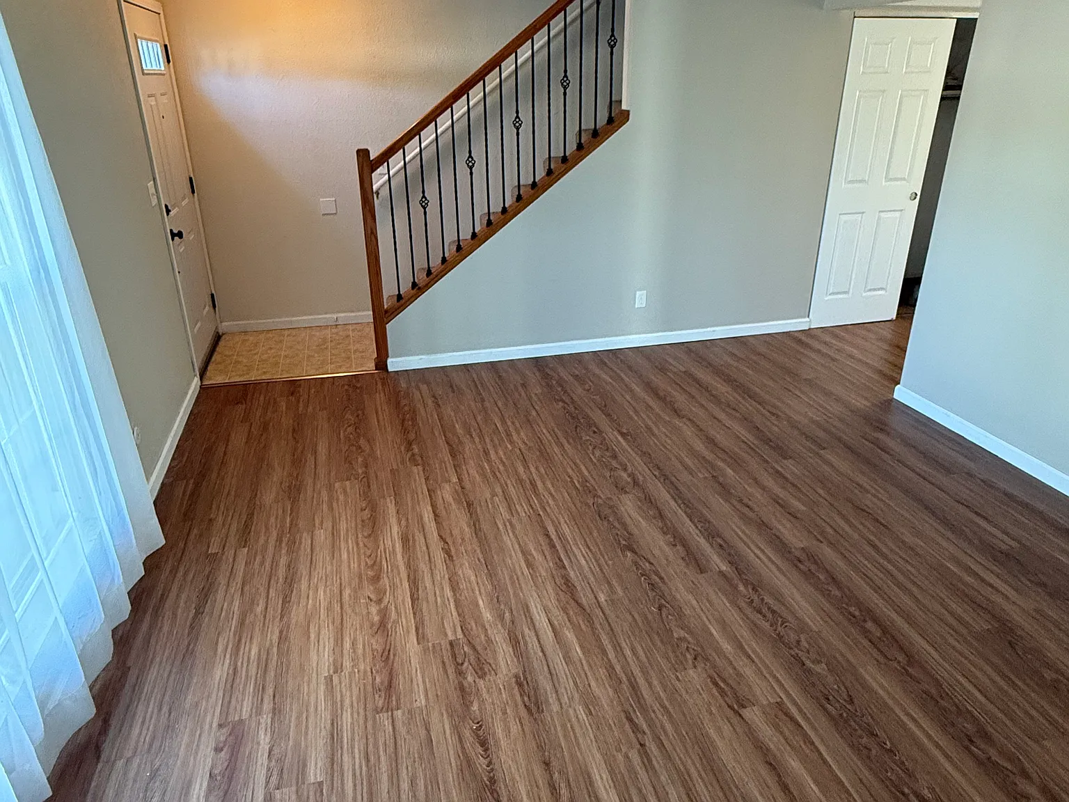 3 bed, 1.5 bath, 1300 sqft, $1,725 — Photo 3