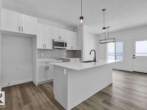 5th image of 61 Sumac Close