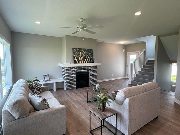 4th image of 551 Walnut Dr