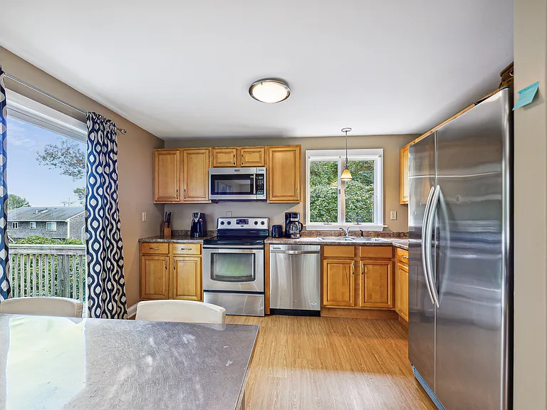 17 Clara Ln #B — Photo 18