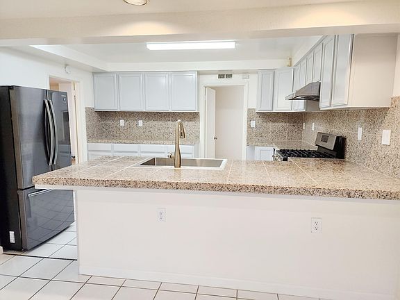 5th image of 15288 Fruitvale Ave