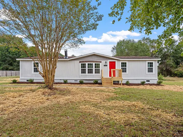 262 Homestead Dr, Selma, NC 27576