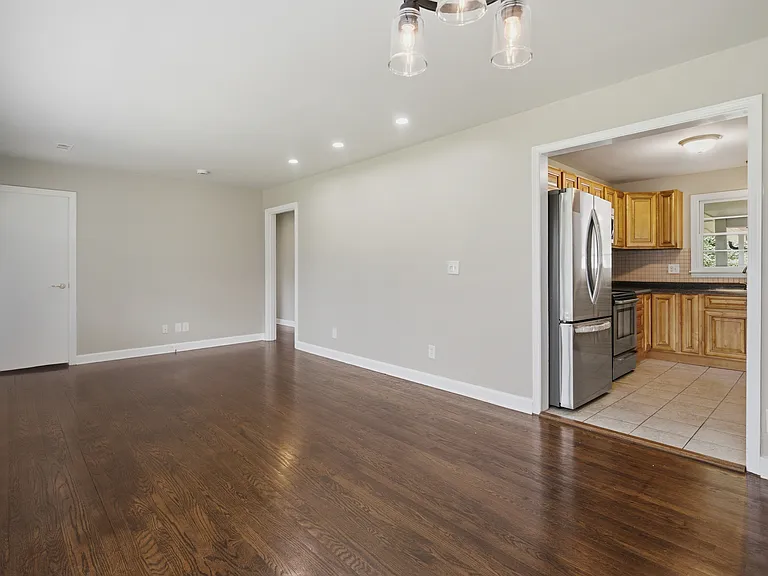 4207 Glynda Dr — Photo 9