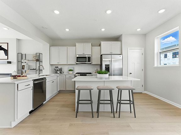 2nd image of 10373 Birchwood Cir