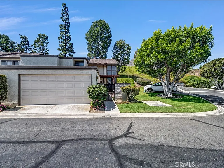 5598 E Vista Del Rio — Photo 1