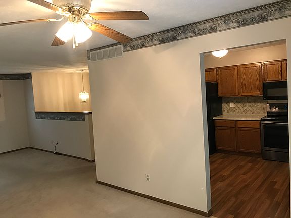 5th image of 4808 Farley Dr