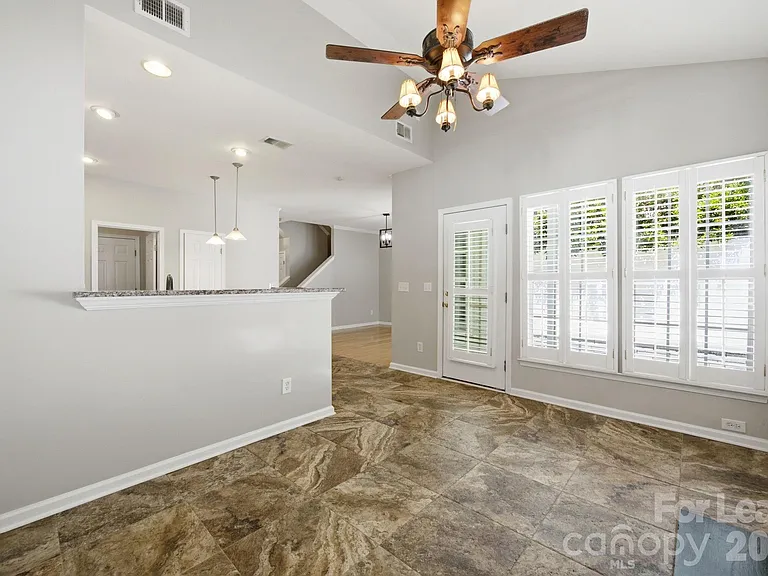 1804 Robinwood Village Dr — Photo 14