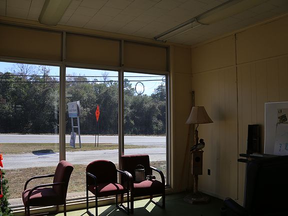 4th image of 2190 Cherokee Rd
