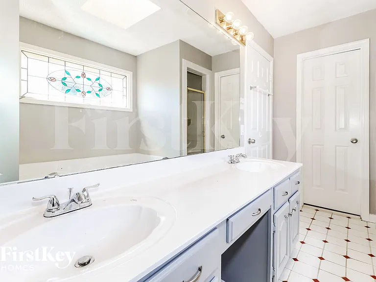 3707 Oak Forest Dr — Photo 11