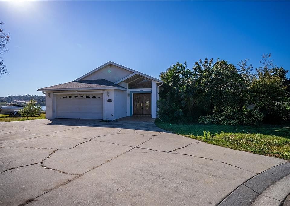 1st image of 889 Lisa Ln