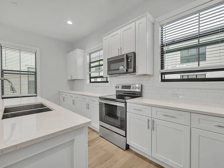 62 W Jersey St #13 — Photo 9