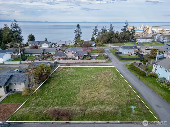 2003 W fifth Street, Port Angeles, WA 98363
