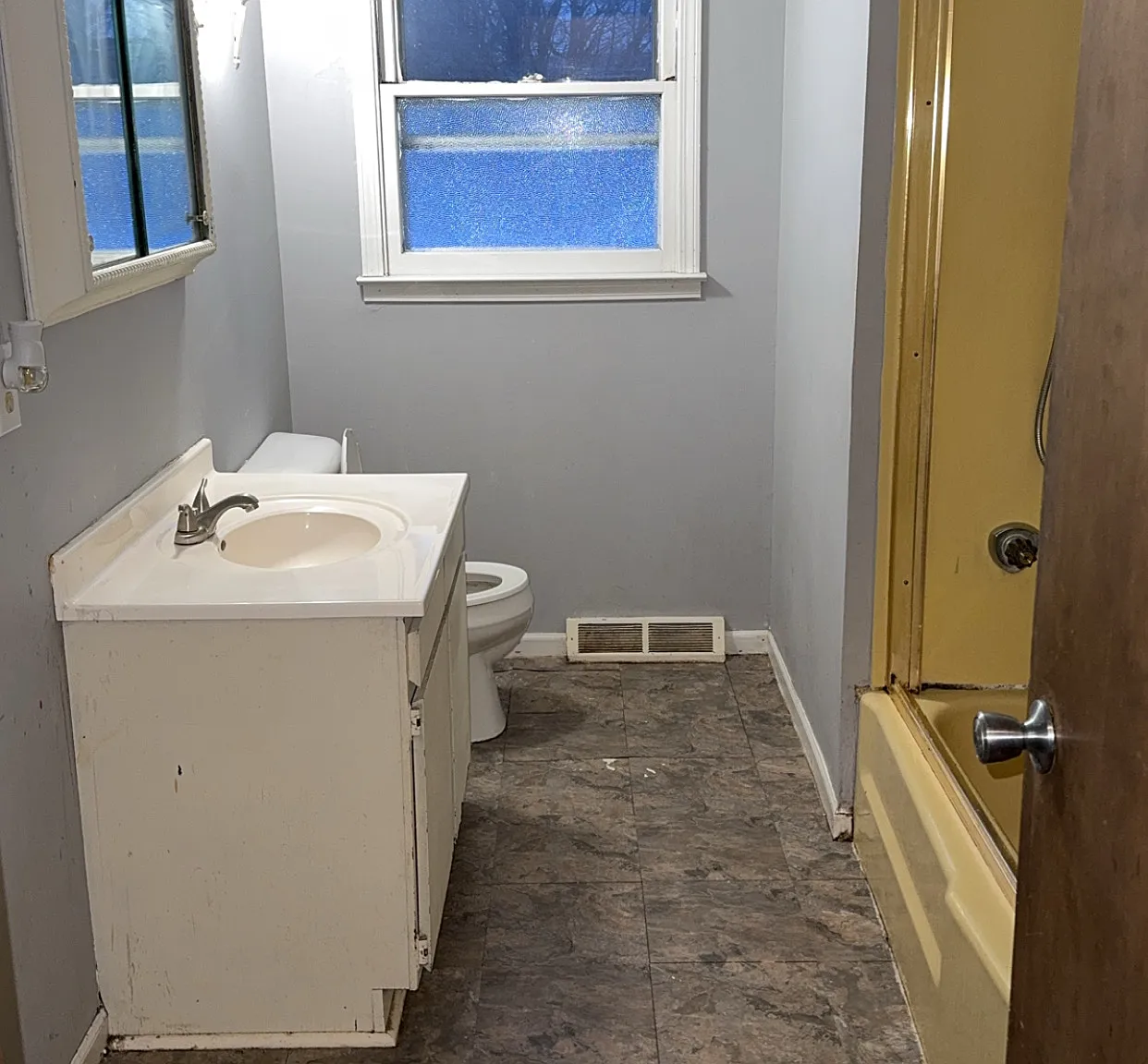 3 bed, 1244 sqft, $1,750 — Photo 2