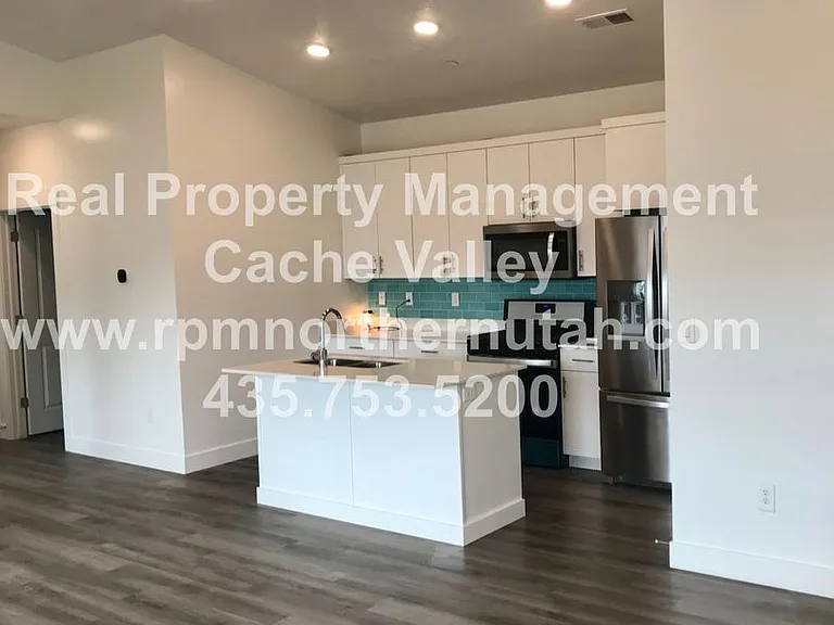 163 E 550 N #A301 — Photo 24