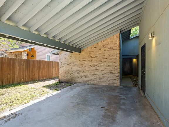 4th image of 2415 Burleson Ct #A
