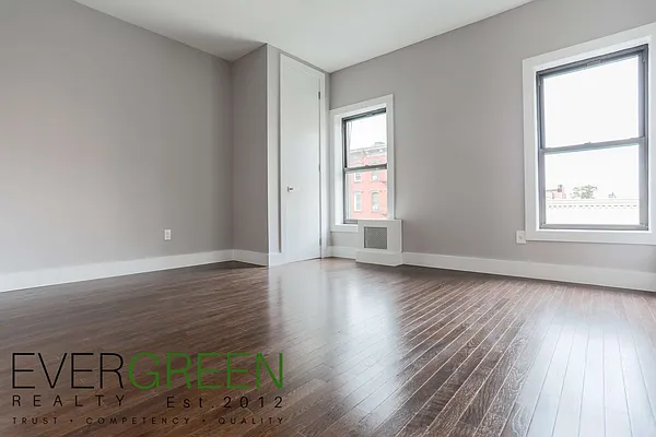 Rented by Evergreen Apartments BK | media 1