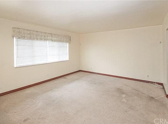 2nd image of 802 N Imperial Ave