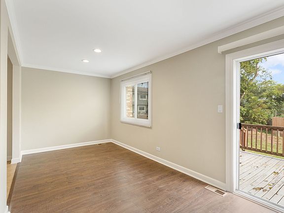 5th image of 608 Westwood Ct