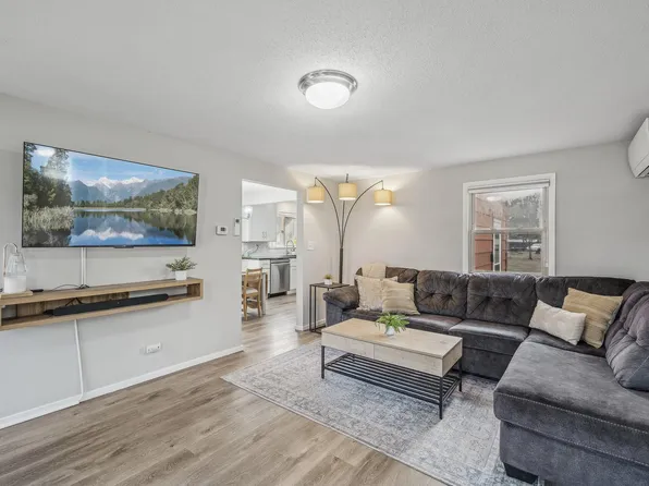 174 16th St, Newport, MN 55055