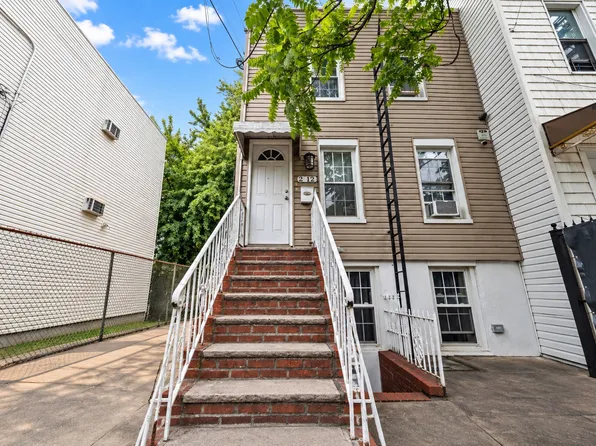 212 Bradford Street image 1 of 27
