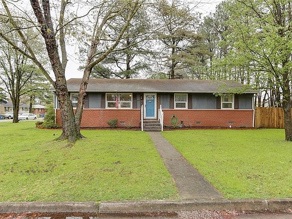 2nd image of 213 Wedgewood Dr