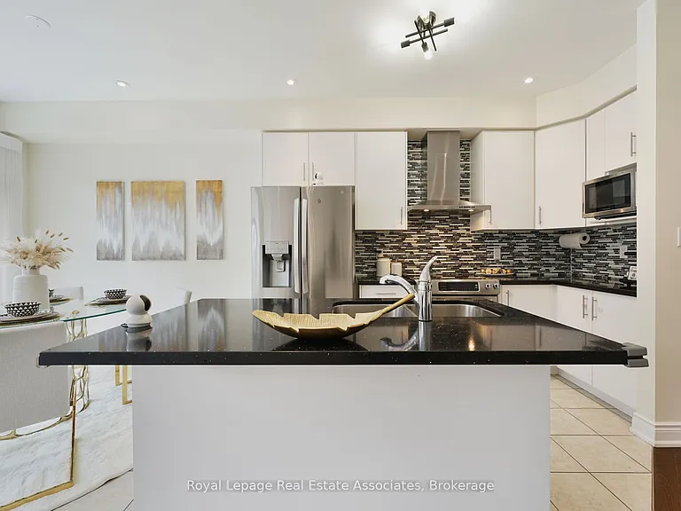 41 Mazarine Ln — Photo 18