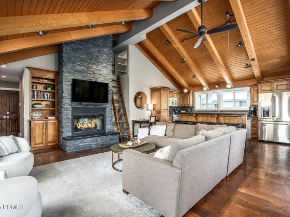 2385 Good Trump Ct, Park City, UT 84060