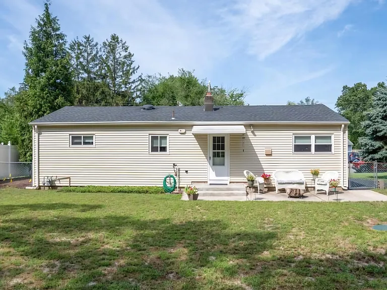 12 Blake Dr — Photo 20