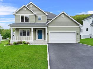 32 N Ridge Rd, Mahopac, NY 10541