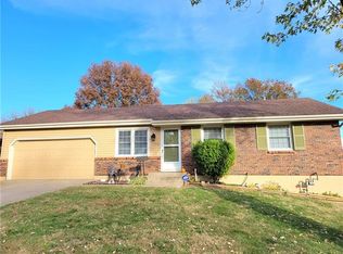 16912 S Cogan Dr, Independence, MO 64055