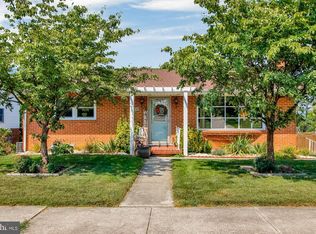 12 Newberry St, Hanover, PA 17331
