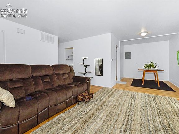 4th image of 2581 E San Miguel St