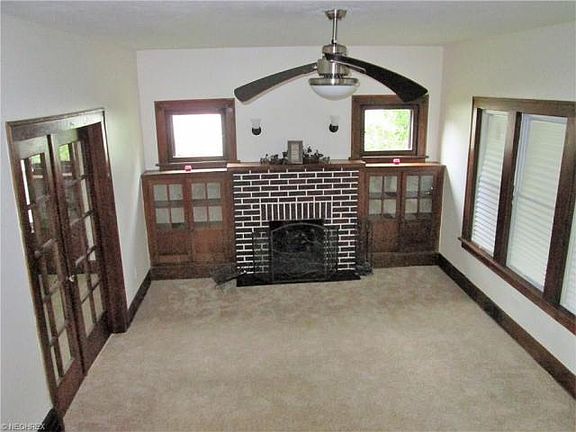 3rd image of 810 Greenwood Ave
