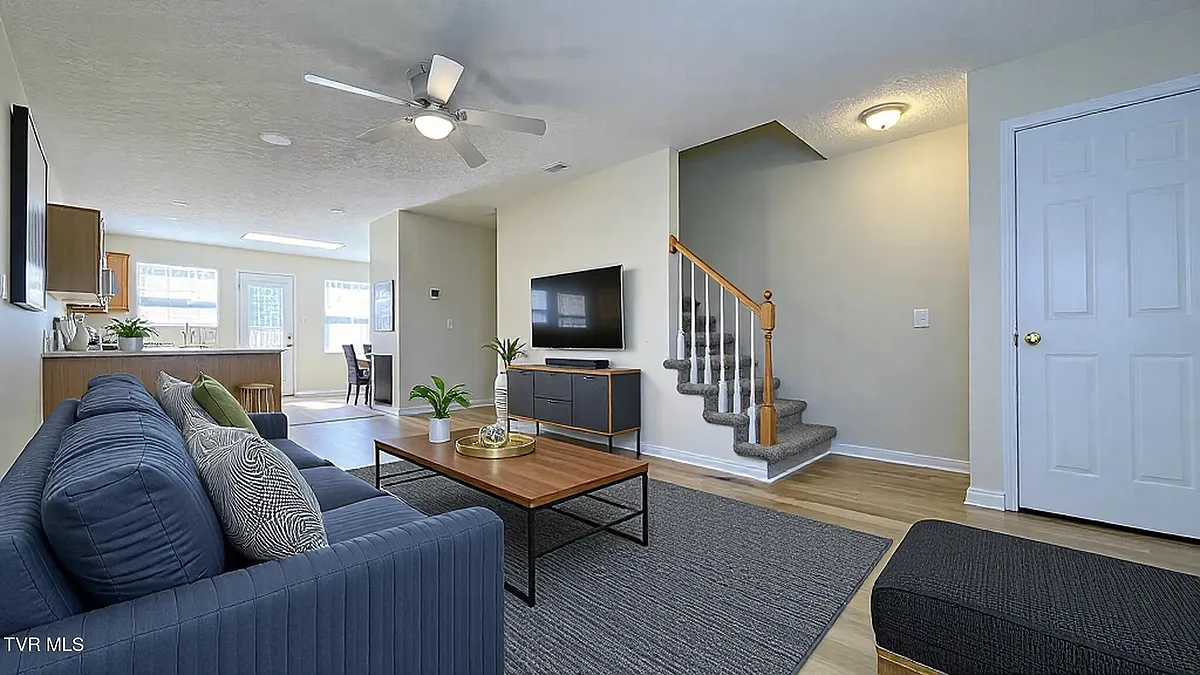 Building Photo - 801 Magnolia Ext #3